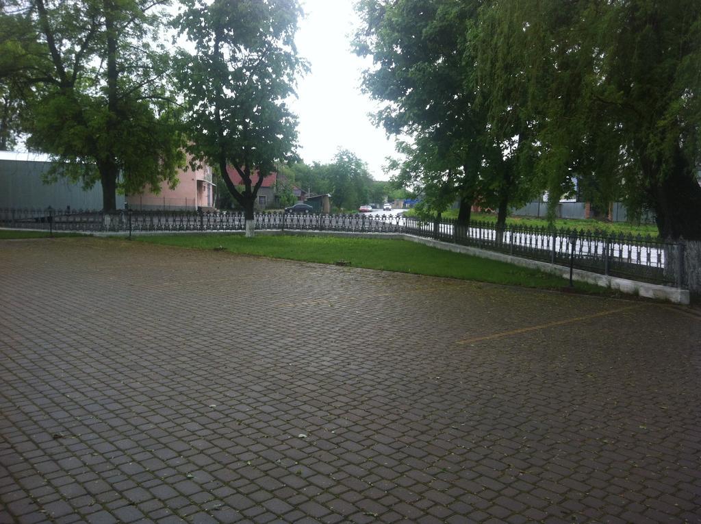 Piroshka Hotel Berehove (Transcarpathia) Exterior foto